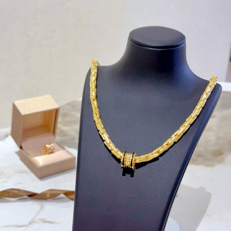 Bv1g*ai necklaces